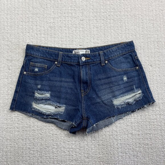 Y2K Refuge Women’s Low Rise Size 07 Blue Jean Mini Shorts Super Distressed - Picture 1 of 10